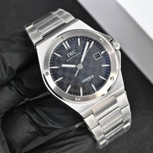 Iwc万国工程师系列腕表，没有任何特殊功能，仅三针和日期显示，毫不遮掩、淋漓尽致地展现工程师系列的奢华运动气息 DDD 机芯 Bls出品仍然秉承高性价比，低廉实