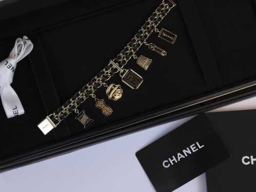 Chanel高级定制服系列Charm腕表 香奶家这次全新推出的Couture O‘Clock系列真的好绝啊，每一只都可谓匠心独具，Chanel的魅力就在于在时尚