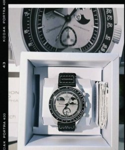 Swatch斯沃琪 X欧米茄 Bioceramic Moonswatch 系列 石英机芯 30米防水 男表 瑞表 42Mm 黑色表盘 植物陶瓷表壳 尼龙表带