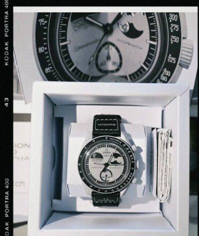 Swatch斯沃琪 X欧米茄 Bioceramic Moonswatch 系列 石英机芯 30米防水 男表 瑞表 42Mm 黑色表盘 植物陶瓷表壳 尼龙表带