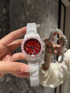 新品劳力士Rolex 迪通拿系列 陶瓷表壳 尺寸43Mm 矿物质镀膜玻璃耐磨 超强夜光 日本多功能计时石英机芯 陶瓷表带 原装扣 爱不释手的劳力士迪通拿 品不完