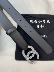特 香奈儿 原单货品 宽度3.0Cm 双面原厂小牛皮，皮质柔软 细腻，手感好。多种扣头可选 ，精细做工。上身效果非常好