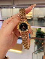 钢带款，火爆款 Gucci 古奇 来袭此品牌是简约主义的典范，最大特色就是表盘设计，打破千篇一律，简单而富有变化和品味，突出个性是古驰手表给人的特别印象，在尊重