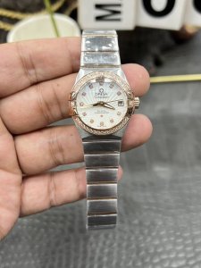 欧米茄星座系列 27Mm玫瑰金钻圈女士款 搭载日本西铁城Nh05改8520全自动机械