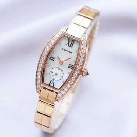 白 玫 麦家mj 卡地亚-Cartier Mini酒桶两针半女士腕表 进口石英机芯 316L精钢表壳 矿物质超强玻璃镜面 直径36Mm厚10Mm该款腕表备受女性 - 点击图像关闭