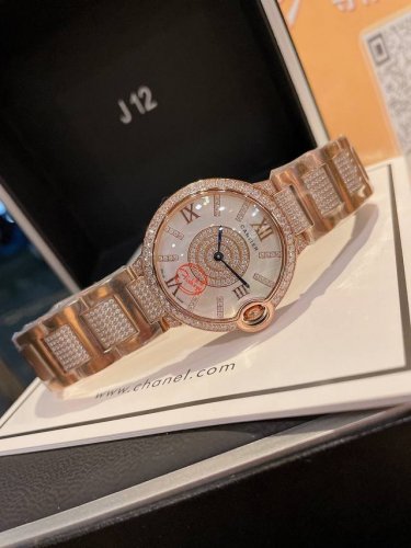 表带钻 Ballon Bleu De Cartier卡地亚蓝气球腕表奢华系列，百搭尺寸36Mm，简约又别具品味，摒弃了现代盛行的繁复华丽的修饰，以简约重新诠释唯