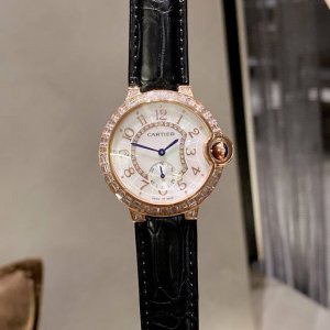 鳄鱼皮白壳 ，金壳 美洲鳄皮带 36Mm Ballon Blanc De Cariter女士腕表方钻系列，方钻是钻石众多切割形状之一，属于异形钻石。方钻的英文是