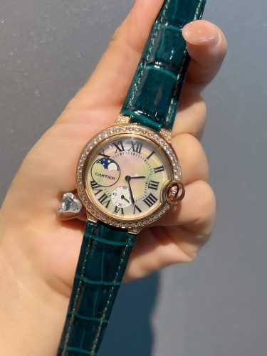 FFF.金 Ballon Bleu de Cartier卡地亚蓝气球腕表奢华系列，百搭尺寸36mm，简约又别具品味，摒弃了现代盛行的繁复华丽的修饰，以简约重新诠