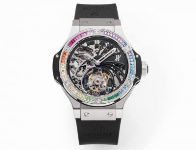 恒宝 Hublot 宇舶 真飞轮 Hb1 V4升级版 升级如下：升级使用原装壳套起模壳身，侧耳不再使用塑料，搭配升级版真陀飞轮心脏，加强防震，解决了市场普通版本