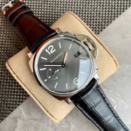 新品沛纳海 Pam0 限量款！表盘42Mm男款 不会太大再合适不过了，可以说是一款女款都可以佩戴的强悍风格的腕表。崭新超薄儒雅绅士之选 面盘独特浅灰磨砂，彰显腕 - 点击图像关闭