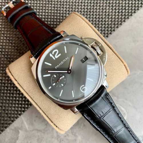 新品沛纳海 Pam0 限量款！表盘42Mm男款 不会太大再合适不过了，可以说是一款女款都可以佩戴的强悍风格的腕表。崭新超薄儒雅绅士之选 面盘独特浅灰磨砂，彰显腕