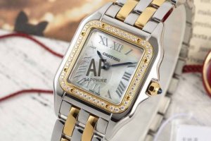 Af与豹同行,一跃入心，卡地亚猎豹系列腕表 表壳 中号27 X 37Mm 方形表壳线条柔美，精美流线表耳，与表壳一体成型，魅惑动人。是panthèRe De C