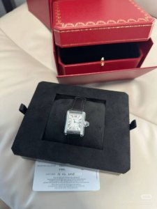 卡地亚坦克系列手表新款中号 坦克系列Wsta0041 新版中号