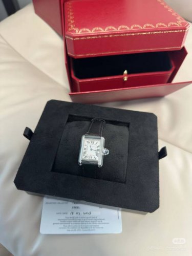 卡地亚坦克系列手表新款中号 坦克系列Wsta0041 新版中号