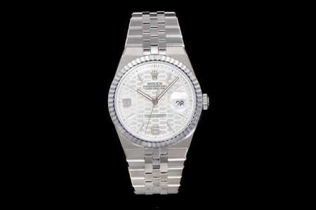 Rolex Land-Dweller陆使型V2升级版 尺寸：36Mm9.7Mm 表壳：对版8.9Mm表耳间距及三角坑纹表圈一体式表壳 表链：对版23Mm16Mm - 点击图像关闭