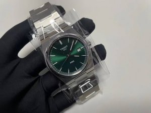 天梭Tissot 经典系列超级玩家X 9.50Mm X 40Mm 316L精钢表壳 瑞士制造石英机芯 男士 T137.410. 91