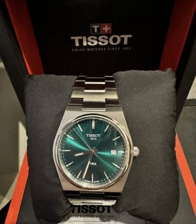 又是我们的好物分享环节最近是入手了天梭prx超级玩家系列腕表这款表主要分为石英表和机械表两款大致类型，机械表的表盘是以华夫格为基础，主要风格是比较成熟稳重及商务