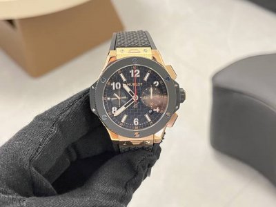 Bba出品 宇舶 Big Bang 系列 20周年纪念款 机械美学，颠覆计时 经典传承 创新致敬 为庆祝宇舶表20周年荣耀历程，Big Bang系列推出限量纪念