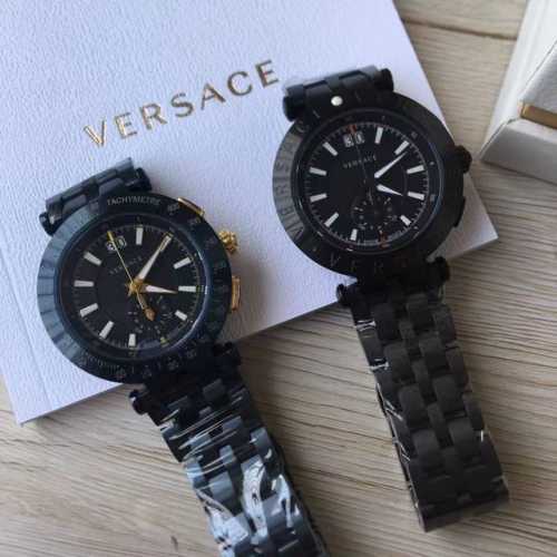 范思哲 Original V Ersace ,男款石英表，Vah系列，小表盘内有24小时显示。原装瑞士机芯，独特三针半，蓝宝石防眩玻璃。～42Mm表径，全新全套