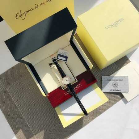 浪琴嘉兰女装石英系列，经典不败的浪琴超薄嘉岚系列-飞翼沙漏品牌所拥有的古老美学传统，淋漓尽致地展现了出来。 表壳弧形勾出超薄造型的标志性特色，展现简约斯文的气质 - 点击图像关闭