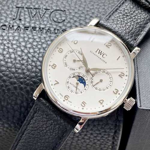 白壳580 玫金780 iwc万国葡萄牙系列多功能月相6针，采用进口大精工作为基础机芯升级为3836-2改正品月相，而且走时稳定，返修率极低，这是复刻市场少有的