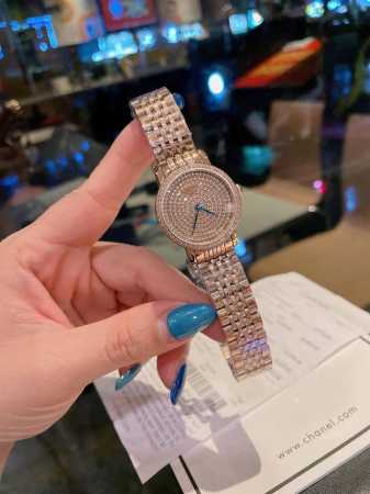 浪琴满钻 浪琴-Longines. 最新气质女表 搭载原装进口石英机芯，珍珠贝表盘，水晶镶钻精致雅典，闪亮而不单调，316精钢表壳 ，尺寸30Mm 典雅气质，魅 - 点击图像关闭