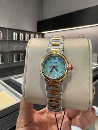 白 金440 钻20 尺寸28Mm 瑞士762机芯 宝格丽Lvcea光的力量 全新表盘采用珍珠贝母嵌花工艺 呈现造型立体感的旭日纹图案 闪烁太阳光芒 把幸运佩戴 - 点击图像关闭
