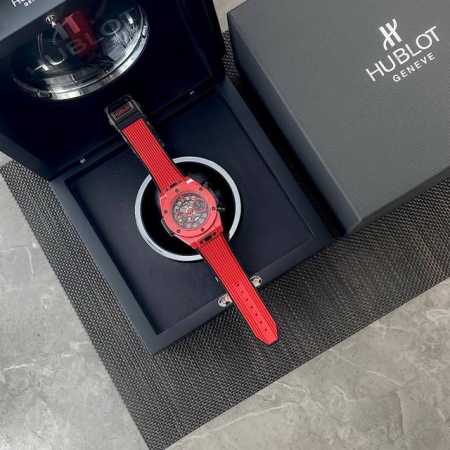 宇舶”荣耀登场，经典大气设计45Mm尺寸，背面镂设计！Hublot经典融合系列 耗时整整两年时间打造 ！全新高科技红色陶瓷，打破前所未有, 市面罕有陶瓷圈拉丝工 - 点击图像关闭
