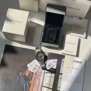 支持香港、美国直邮 全国联保！正品！阿玛尼armani男表 型号：Ar 61 表壳：精钢 表镜：矿物质强化玻璃 表带：精钢 尺寸：42*13Mm 绝对的门面担当
