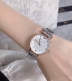 阿玛尼家的白月光 白月光、满天星手表真的是火出圈了 精致的表盘、经典的配色，男款也是相当霸总。#手表女推荐 #阿玛尼#阿玛尼手表满天星 #情侣手表 #实现手表自