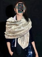 太美了爱马仕 今年经典优雅 ~气质到骨子里 新一季的面料超高级，真心超级柔软，丝丝顺滑 韧性很强 不容易被轻易勾丝！今年新出的系列~真的被这样的设计美到 一条的