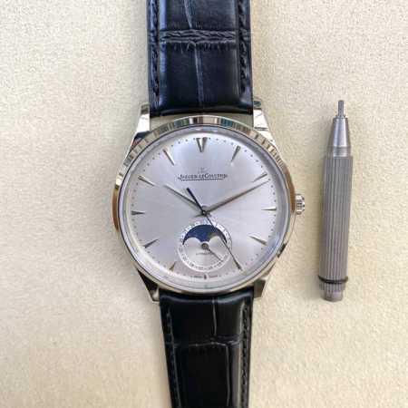 原版开模，绝对是百里挑一的臻品慢工细琢，只为复刻最强大师！ 积家月相大师系列正装男表Q1368420. 表壳直径39Mm，厚度9.9Mm 技术要点』：一，月相盘 - 点击图像关闭