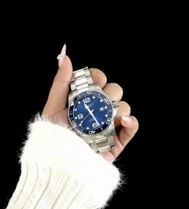 Longines浪琴 康卡斯潜水系列 自动机械机芯 日期显示300米防水 男表 瑞表 41Mm 蓝色表盘 陶瓷精钢表壳 精钢表带