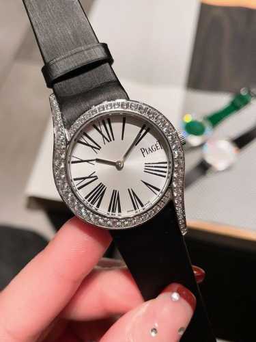 热卖款 伯爵 全新piaget Lime Light系列腕表，以其独特的造型，引领着时尚界的风潮，更是邀请到国际巨星巩俐倾情代言，必将成为伯爵品牌全新的识别69