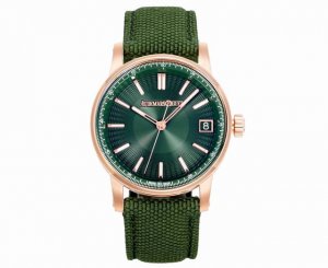 Apk厂新品Code15210 系列 爱彼Code 11.59系列蓝盘大三针一体机，表壳直径为41毫米，这一尺寸的设定使得这枚腕表同时适合男士与女士佩戴。与此同