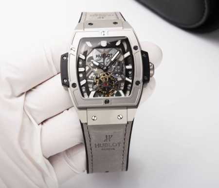 白 金20. 独家首发:恒宝 Hublot 精品男士腕表，六字位飞轮设计，技艺精湛，独具匠心，尊贵大气，绅士风范。采用高品质机械机芯，顶级316精钢表壳，进 - 点击图像关闭