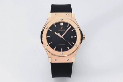 Jj+新品宇舶 搭载宇舶命名原装Hb 机芯，最新水准一体机1最近技术特破 认准机芯内部钢印一致Sw300 2抗折射蓝宝石水晶玻璃表镜 圈口搭配钛金属6个H型钛螺