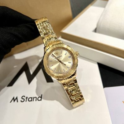 金钢+20爆款 范思哲 Versace Hellenyium系列 时尚女表 35Mm表径，进口日历机芯，矿物质防刮花镜面，表壳外圈饰有希腊回纹，表盘表针超强夜光