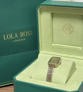 方糖小绿表的官方搭配！ 亲测黄皮天菜 低调温婉的抹茶绿 上身真的超衬肤色！ 更重要的是 这套现在还有限时组合亻尤Hui ！ 迫不及待给姐妹们看啦～ 怎么搭都好看