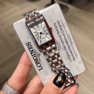 专柜同款 三针带日历系列 浪琴超好看的小红表浪琴-Longines戴卓维纳系列 精致两针半女士腕表 搭配精准进口石英机芯 316精钢表带 直径33*22Mm厚7