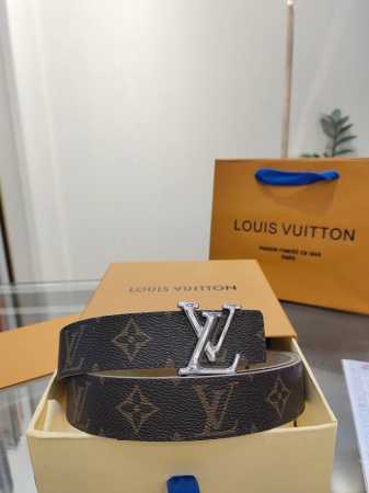 特 Louis Vuitton 路易威登：宽度3.0Cm，经典原单品质，经典印花搭配原版荔枝纹底，原单精品挂扣，雙面都可以戴，精工制作，细节看图，实物拍摄，高端 - 点击图像关闭