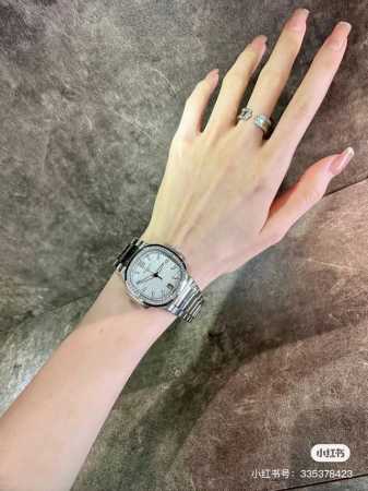 白 金 钻圈30 人间小富婆得选择 时尚优雅女士鹦鹉螺7118系列。 这绝对是百达斐丽的毕业款啦 小红书刷不完的种草 简约素净 佩戴起来非常素雅大气 女神必备款 - 点击图像关闭