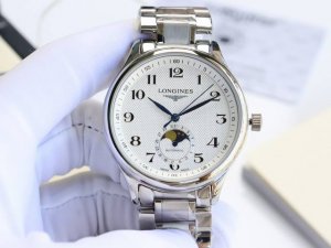 490浪琴-Longines 名匠系列 月相 实现功能正品同样。 316L精钢壳套完美无瑕，打磨工艺高超，延续一丝不苟的卓越品质，树立复刻业界新标杠。刻度的立体
