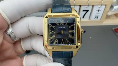 Af卡地亚Cartier山度士石英系列 DDD 机芯：瑞士石英 DDD 表径：小号27.5*38 DDD 中号31.4*43.5 DDD 表盘：白色表盘，黑色表