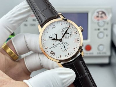 白 -金 钻+50 Km工厂p新推出江诗丹顿Traditionnelle传袭系列83520 000R-9909机械腕表，震撼上市！独立秒针、指针式日历、动力储备