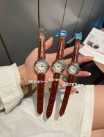 重磅来袭全球最火的款式之一！可以承载岁月的经典之作，永不过时！独家渠道！三个尺寸总共不到100卖一一节奏！分别为28-33-36-42Mm，机芯为石英机芯。世界