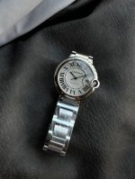 Af最强神作！卡地亚42Mm蓝气球男士腕表系列！ 超强性价比，最好的版本选择！ 全面升级！力求完美演绎 1.壳套方面：瑞士品级精工打磨！原装蓝色尖晶石表冠！表壳