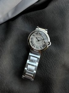 Af最强神作！卡地亚42Mm蓝气球男士腕表系列！ 超强性价比，最好的版本选择！ 全面升级！力求完美演绎 1.壳套方面：瑞士品级精工打磨！原装蓝色尖晶石表冠！表壳