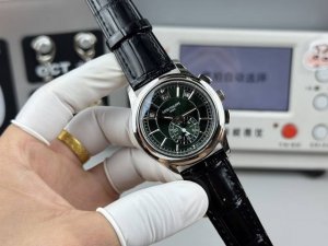 白 -金 。 Tw 百达翡丽复杂多功能系列5905R-010 12点位日历功能 10点位星期功能 2点位星期功能 6点位24小时。所有功能都可正常使用 机芯采用