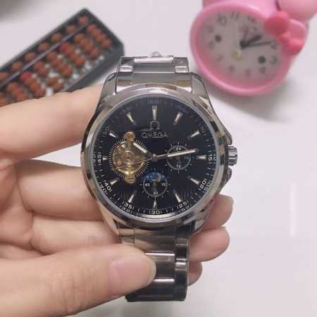 白 ，间金 ，欧米茄九飞轮全自动日月星辰机械，6字位白天走时 太阳 晚上走时 月亮 [月亮]蕴含最优质的材料与一丝不苟的工艺！超强矿物质幻彩玻璃，真空电镀，精密 - 点击图像关闭